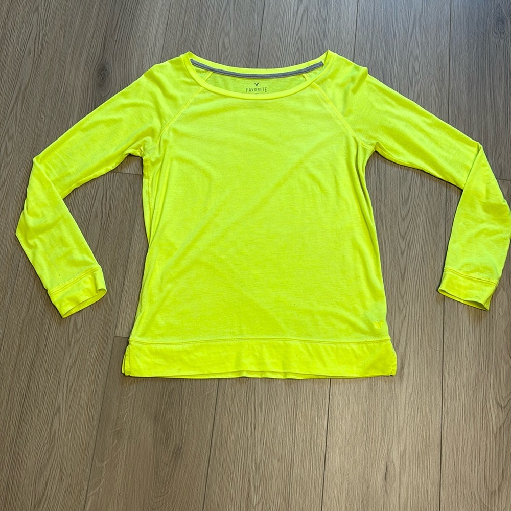Women’s American eagle long sleeve tee size XS